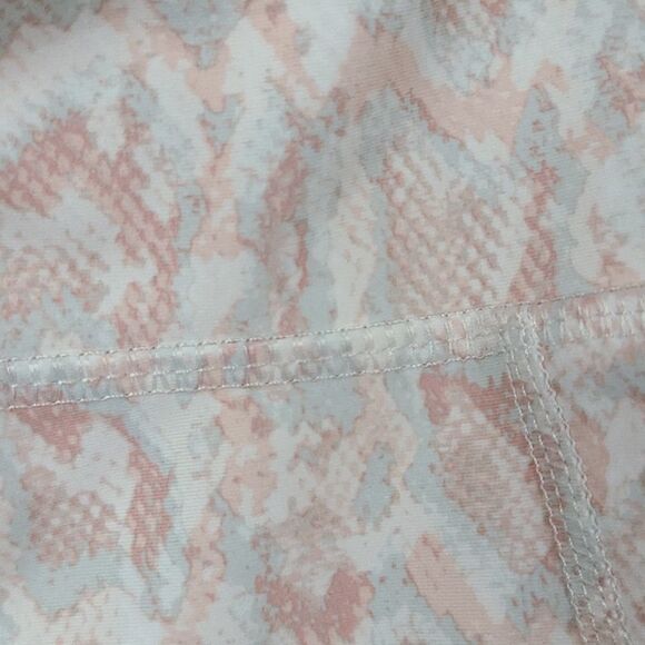 OLD NAVY Girls High-Waisted PowerSoft Side-Pocket Biker Shorts Snake Large 10/12 - Picture 2 of 9